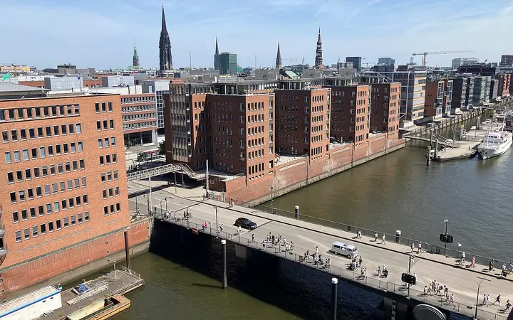 View over HafenCity and the Speicherstadt from the Elbphilharmonie Plaza
