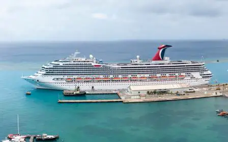 Carnival conquest cruise ship sailing to homeport